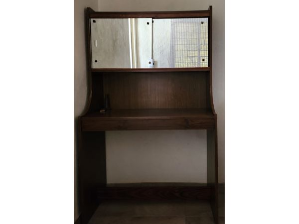 ~/upload/Lots/116222/AdditionalPhotos/xfsamk4qcf4lg/Dark brown dressing table with 2 mirrors_t600x450.jpg